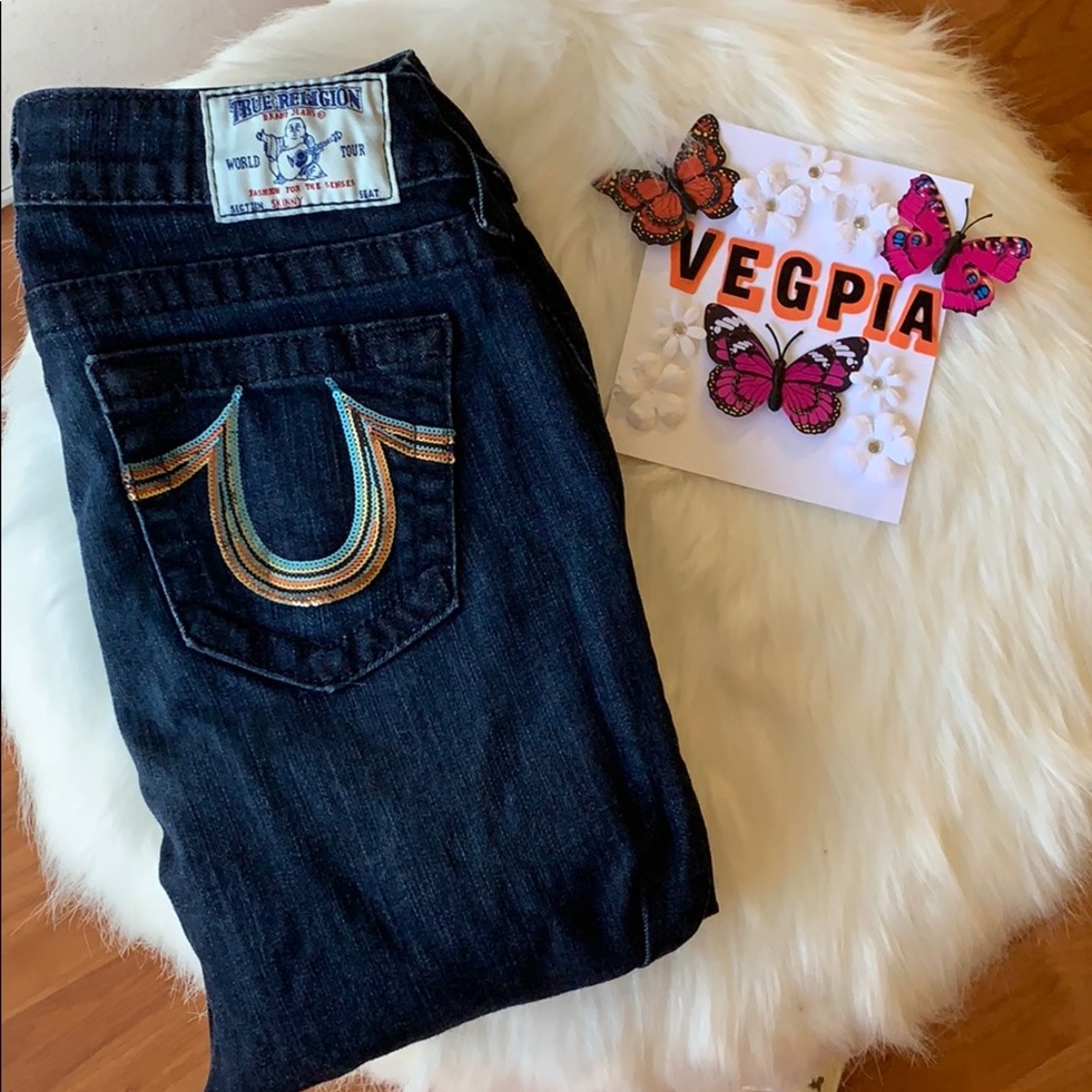 TRUE RELIGION SIZE 27 JEANS WITH SEQUIN EMBROIDERY